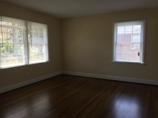 Foto del edificio - 513 Calloway Dr
