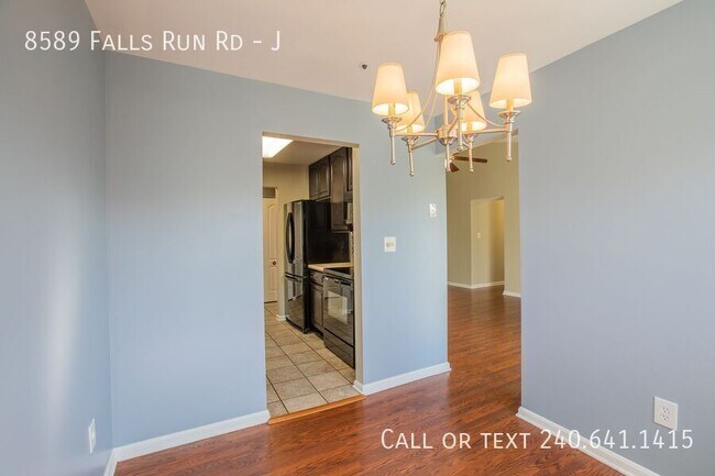 Foto del edificio - 8589 Falls Run Rd