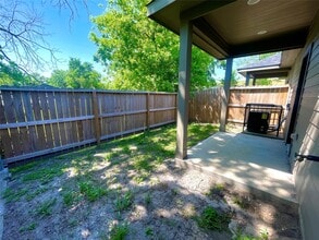 Building Photo - 9710 Tuffly St