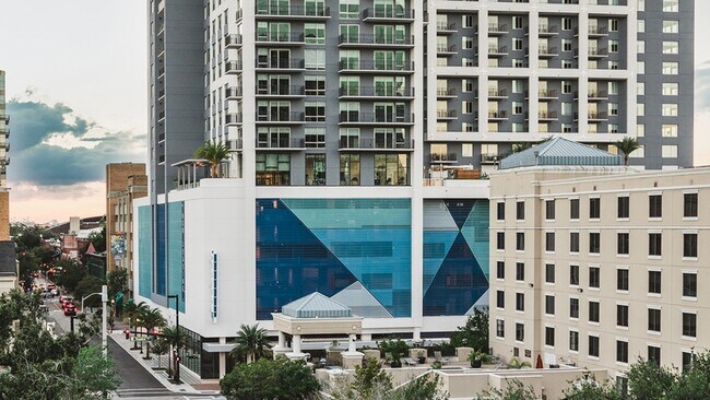 Foto del edificio - 125 E Pine St