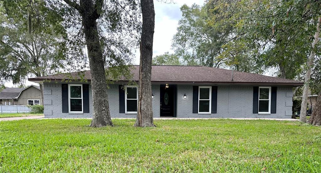 Primary Photo - 228 Oak Manor Dr