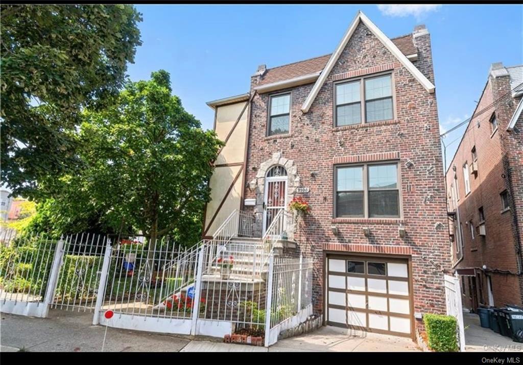 Primary Photo - 2105 Continental Ave