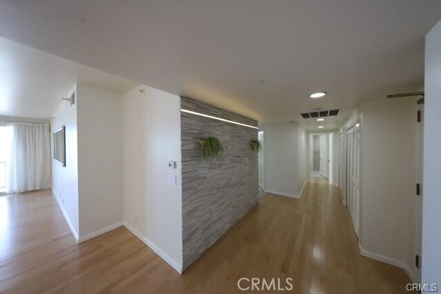 Building Photo - 850 E Ocean Blvd