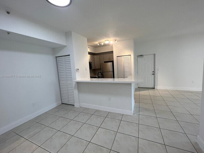 Foto del edificio - 7220 NW 114th Ave
