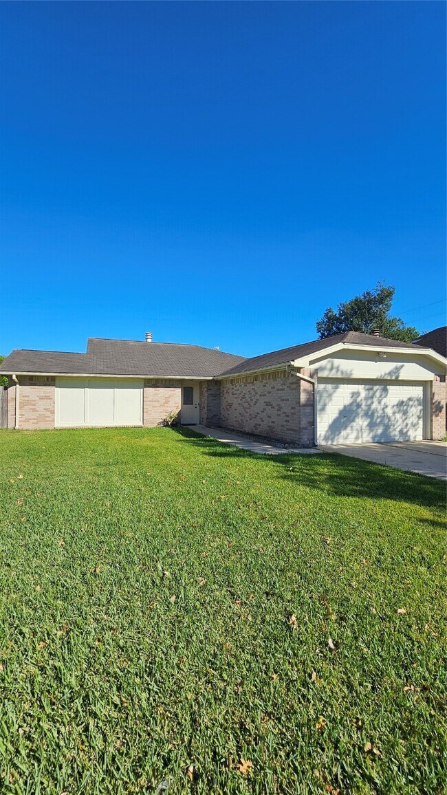 Foto del edificio - 543 Oakdale Dr