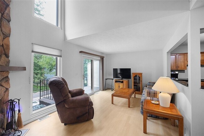 Foto del edificio - 11515 Pearl Rd