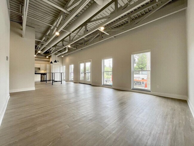 Foto del edificio - 708 Wealthy St SE