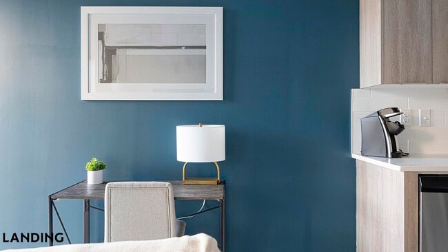 Building Photo - 600 19th St N