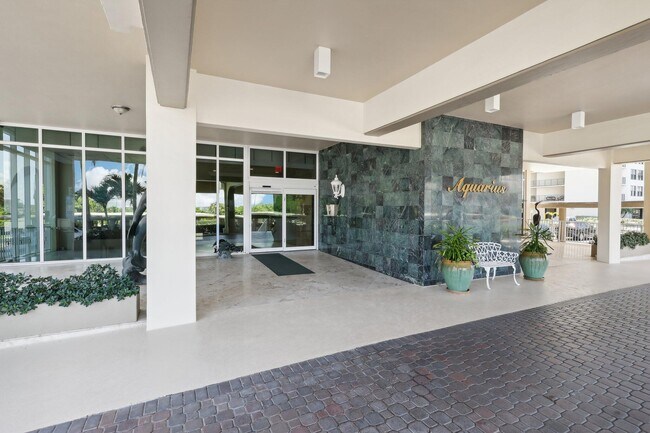 Building Photo - 5440 N Ocean Dr