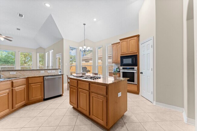 Building Photo - 16131 Woodbend Trail Dr