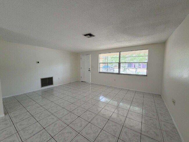 Foto del edificio - "2-Bed, 2-Bath in Port Richey – 1,310 Sq Ft!"