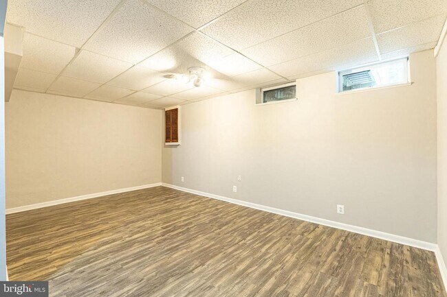 Building Photo - 17137 Moss Side Ln