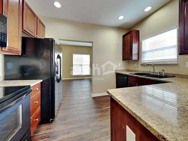 Foto del edificio - 547 Rockbridge Dr