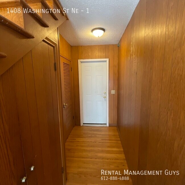 Foto del edificio - Very Nice 2 Bedroom! Garage and Laundry In...
