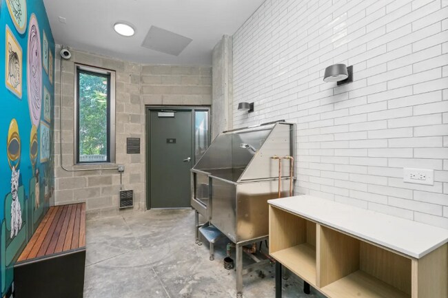 Photo - 640 N May St Apartment