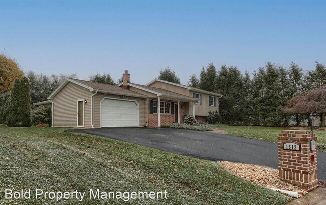 Building Photo - 3 br, 2 bath House - 1612 Greenwood Dr.