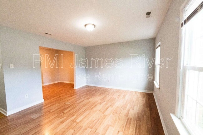 Foto del edificio - 3403 Chalfont Dr