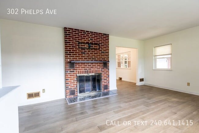 Foto del edificio - 302 Phelps Ave