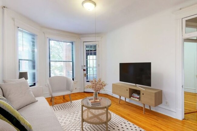 Foto del edificio - 5405-5407 S. Woodlawn Avenue