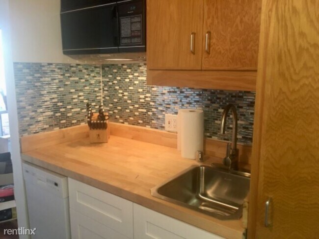Building Photo - 1 br, 1 bath Apartment - 115 La Senda Rd