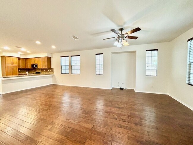 Building Photo - 722 Nile River Dr
