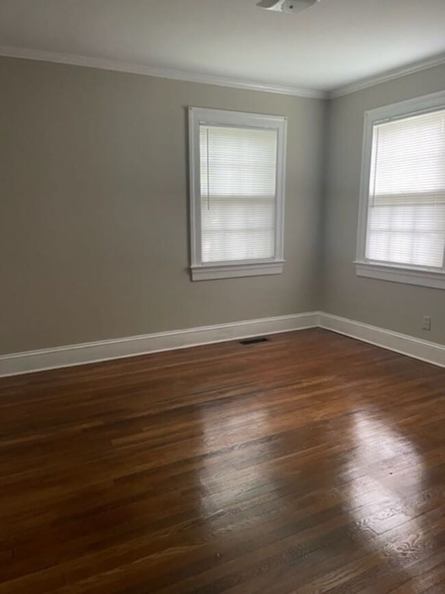 Building Photo - House for Rent