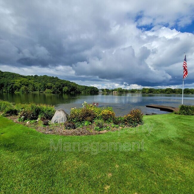 Building Photo - 1029 Thornapple River Dr SE