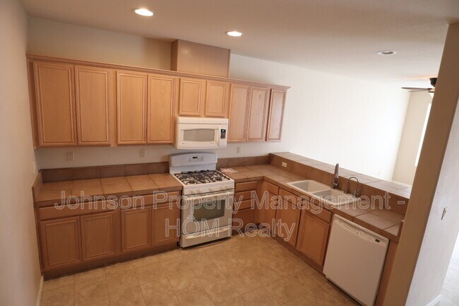 Building Photo - 11040 Colton Dr