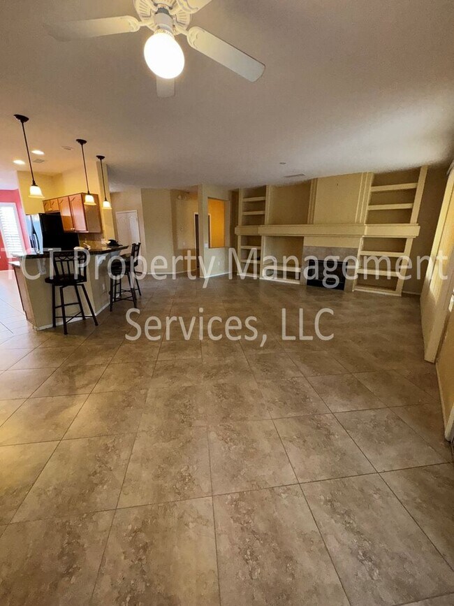 Foto del edificio - 3 Bedroom Home in 55+ Community in Surprise