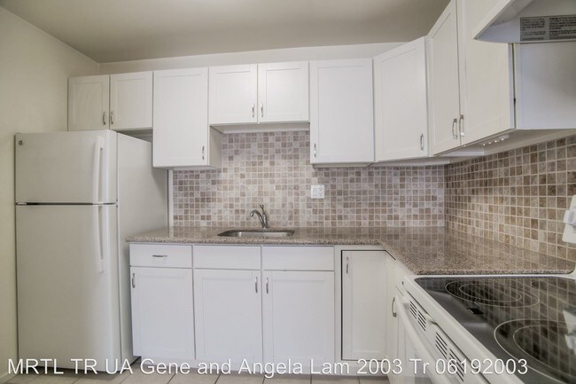 Foto del edificio - 3210-3240 Geary Blvd