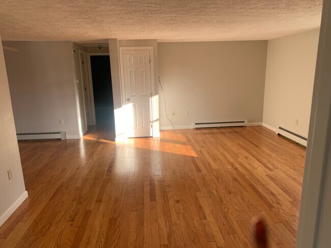 Foto del edificio - 106 Laurel St