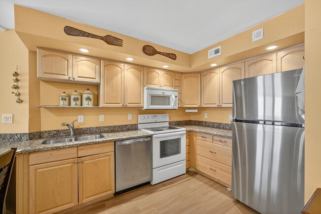 Building Photo - 2800 N Ocean Dr