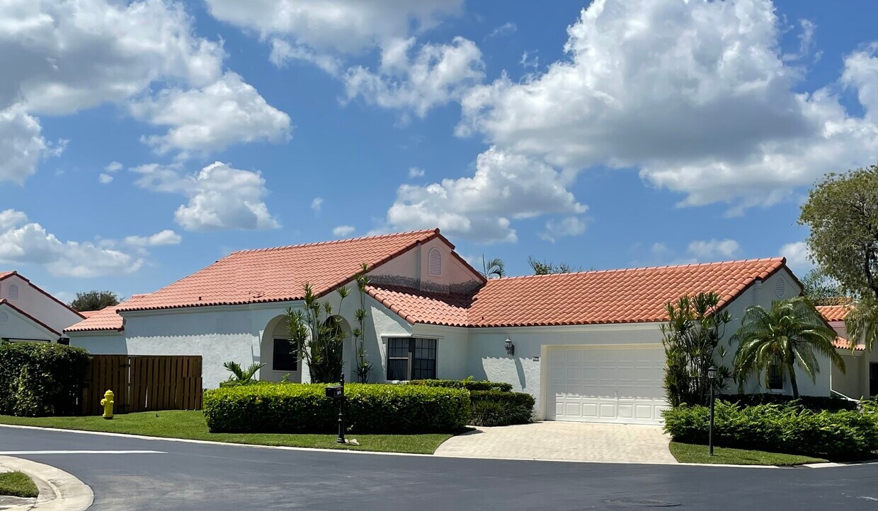 Primary Photo - 2670 Mikasa Dr