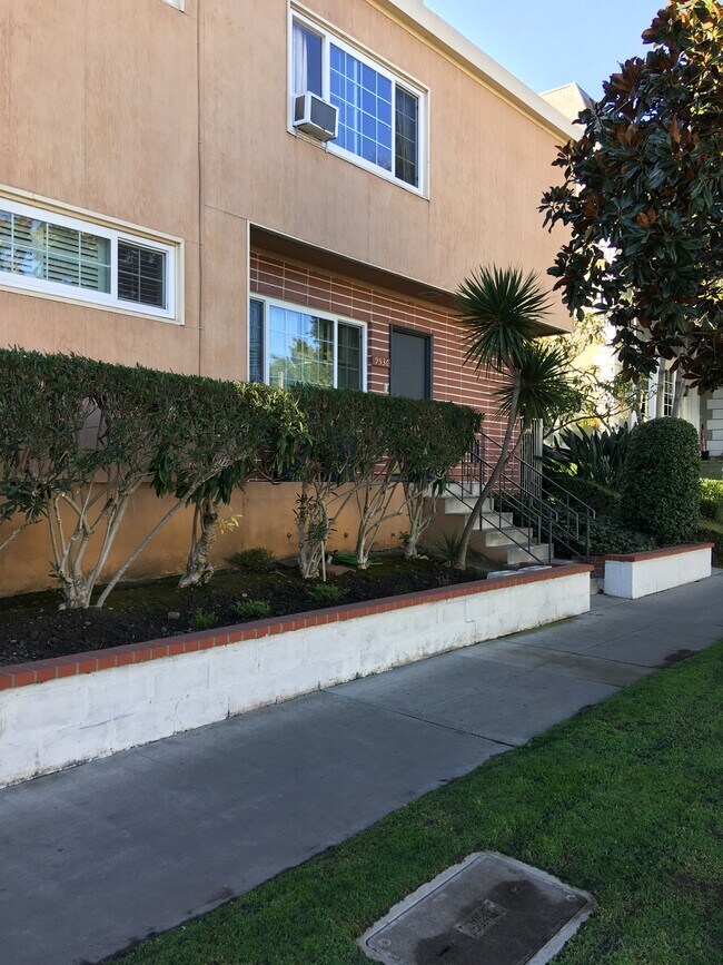 Front Entrance - 9536 W Olympic Blvd