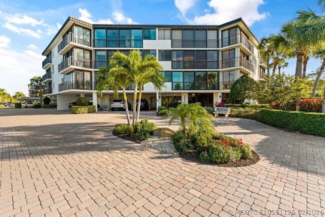 Foto del edificio - 1815 Mooringline Dr