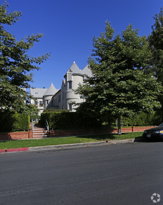 Foto del edificio - 763-773 S Plymouth Blvd