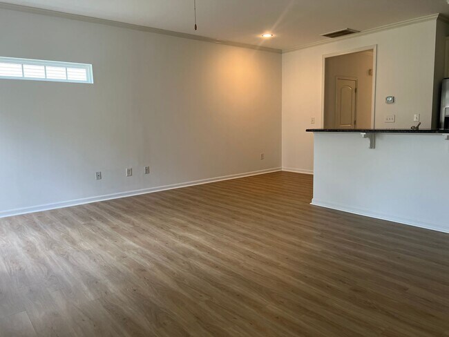 Foto del edificio - Gorgeous 3/2.5 End Unit Condo in Simpsonvi...