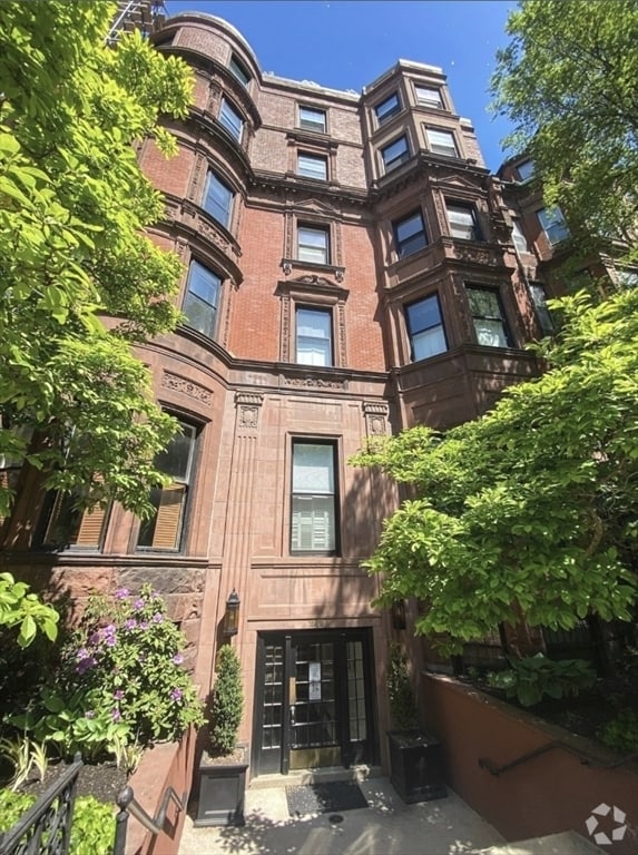 Building Photo - 239 Commonwealth Ave