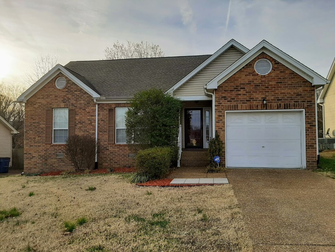 391 Dorr Dr, Goodlettsville, TN 37072 House Rental in Goodlettsville