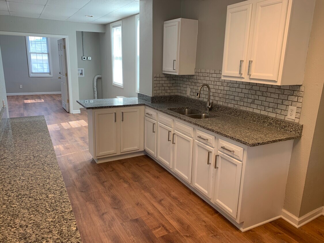 Foto principal - 257 Straight Ave NW