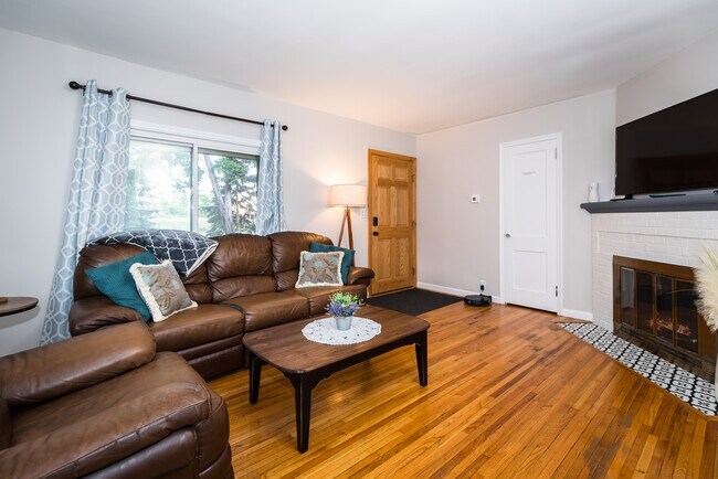 Foto del edificio - 7100 Cedar Ave S