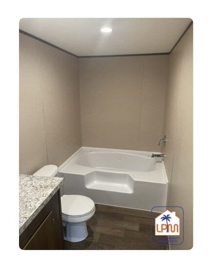 Foto del edificio - 162 Calf Pen Bay Rd