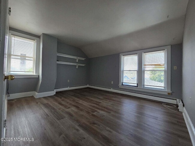 Building Photo - 123 1st St
