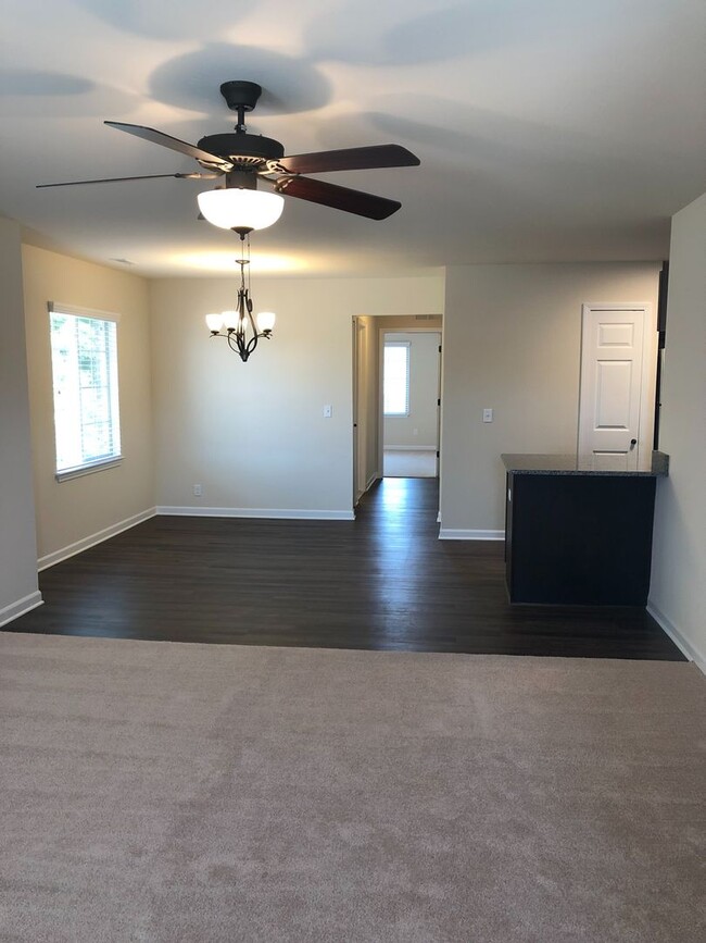 Building Photo - The Madison End Unit