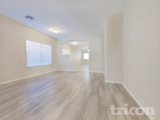 Foto del edificio - 11910 W Jackson St