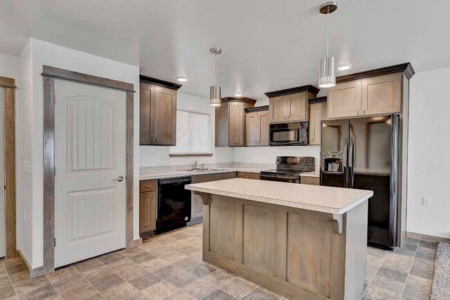 Building Photo - 902 Gibbon St