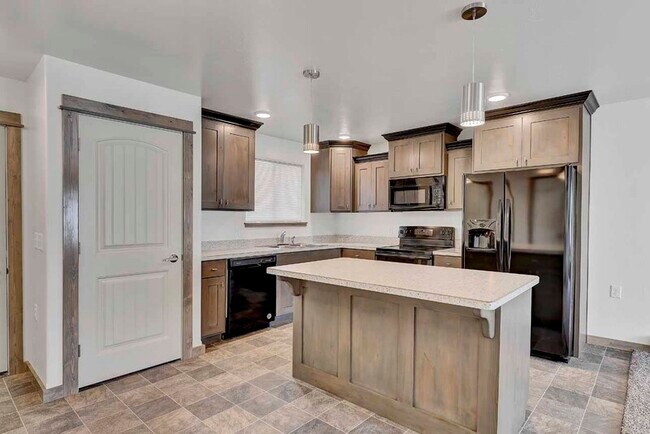 Building Photo - 950 Gibbon St