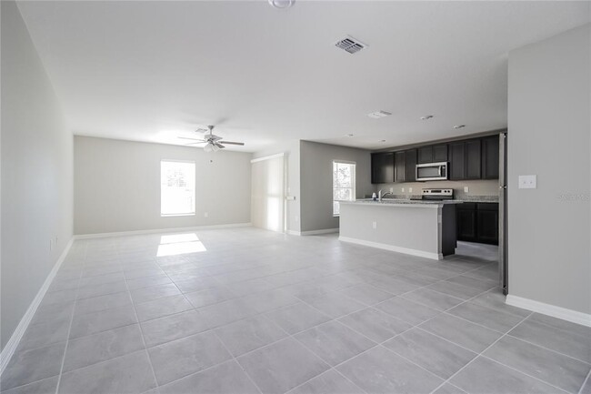 Foto del edificio - 127 Tulip Ln