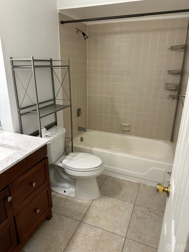 Bathroom - 55-1 Smith St