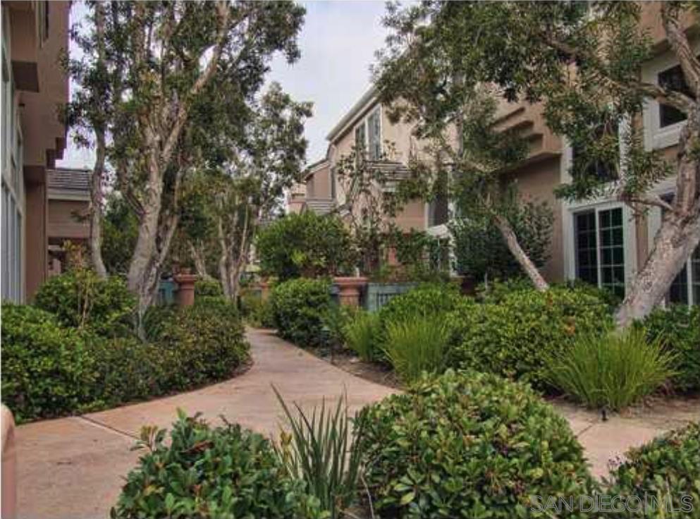 Foto principal - 12974 Carmel Creek Rd